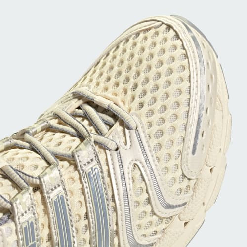 ADISTAR CONTROL 5 SHOES - Cloud White / Halo Silver / Acid Orange