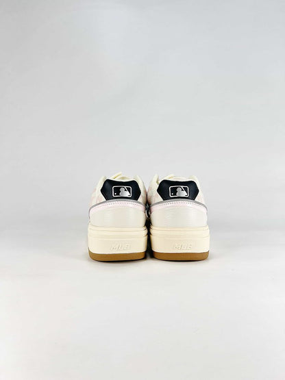 MLB Sneaker 016 - view 3